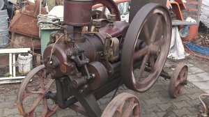 Двигатель 1931 года, работающий на сырой нефти (4 л.с.)