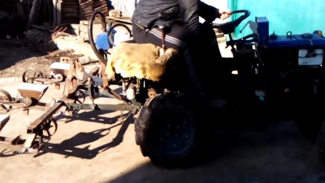 Трактор із мотоблока ( сівалка) 2015р смотреть онлайн