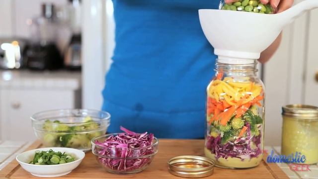 4 Salad-In-A-Jar Recipes смотреть онлайн