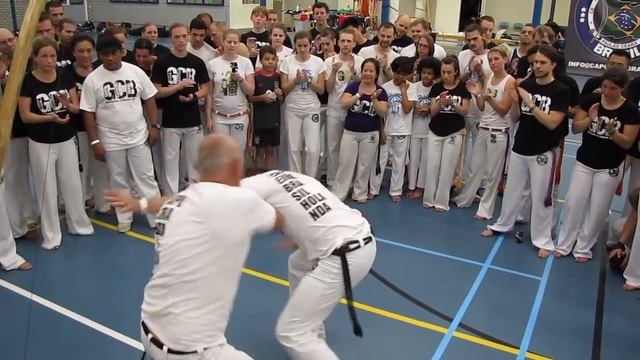 Mestre Paulao & Mestre Boneco enjoying capoeira! смотреть онлайн