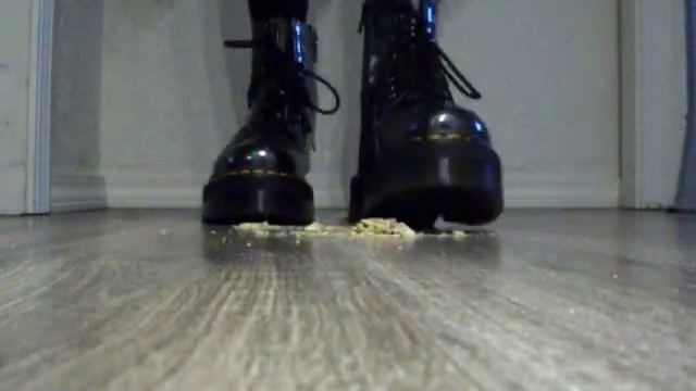 Doc Martens Boots Crush