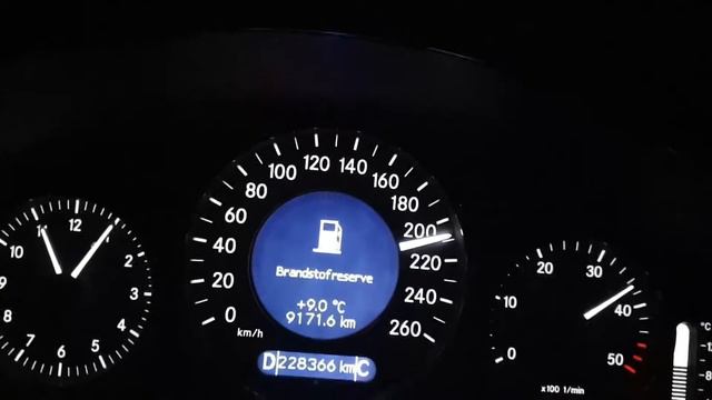 Mercedes Benz Cls 320 cdi, 220 km/h, rain, no feul смотреть онлайн
