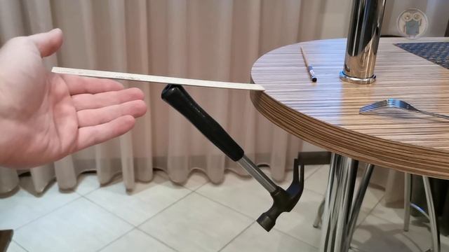 Молоток подвешен на палочку для суши. Переснял более эффектно смотреть онлайн
