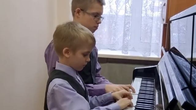 Б.Савельев.Песенка кота Леопольда "Неприятность эту мы переживём".исп.Тихон Ясюк, 2 кл. и Артём Ясю смотреть онлайн