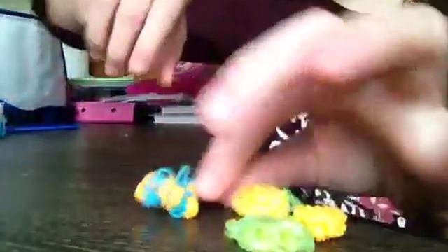 Обзор на мою коллекцию браслетов и фигурок из резинок.