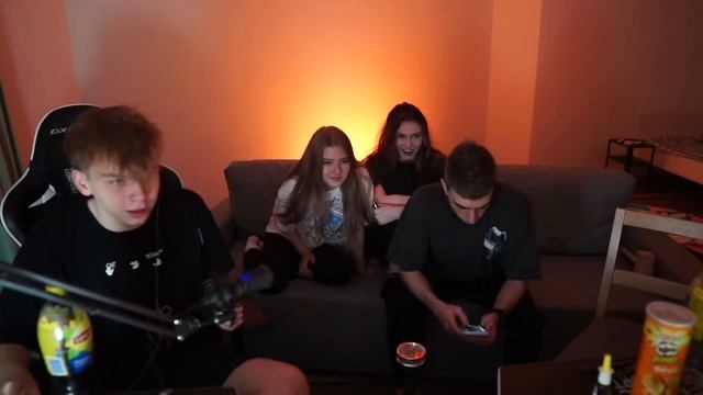 ШАДОВКЕК НАШЕЛ ТР4СЫ ГАЕЧКИ ДОМА У СТРОГО смотреть онлайн