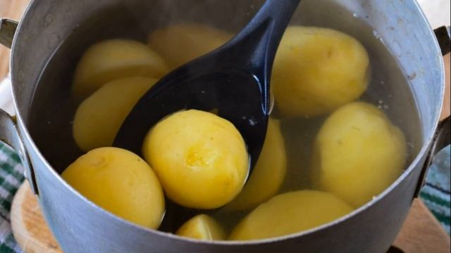 КАРТОФЕЛЬ - Польза и Вред (Почему полезен только вареный картофель) смотреть онлайн