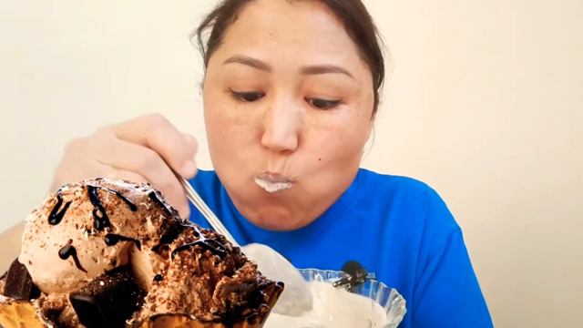Суп из глины с голубой узбечкой / Soup in clay with Uzbek clay @asmrkarloni #asmr #chalkeating смотреть онлайн