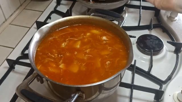 Щи с маринованной капустой и томатом ?Марафон продолжается ?Вареники, булочки, сосиски в тесте ?