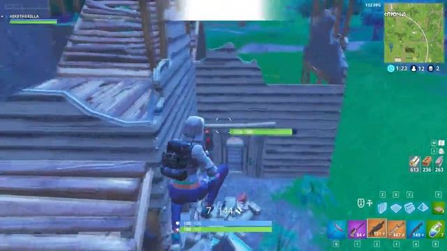 Побывайте в центре нескольких разных кругов Бури в ходе одного матча.FORTNITE. : BATTLE ROYALE