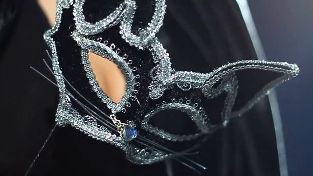 Венецианские маски-лорнеты смотреть онлайн