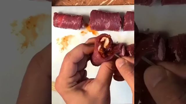 сковородке? Рулетики из говядины получаются безумно сочными.mp4 смотреть онлайн