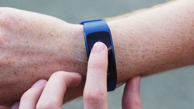 Обзор Samsung Gear Fit 2 в 4к смотреть онлайн