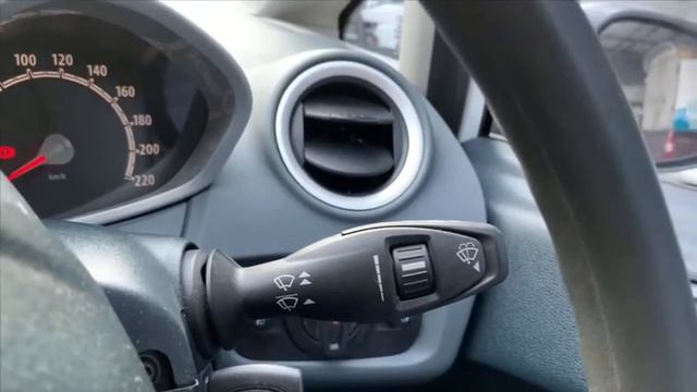 ?คลิปแนะนำวีธีการใช้งานเบื้องต้นก่อนส่งมอบ ? FORD FIESTA 1.6 S HATCHBACK เกียร์ออโต้ ปี2011 смотреть онлайн