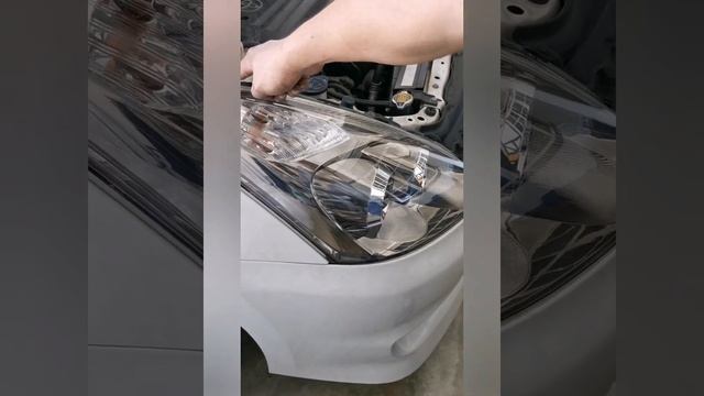 Replace complete headlamp of Toyota wish 2005 face-lift. смотреть онлайн
