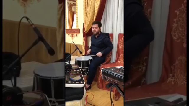 Гамзат - соло на барабане. Лезгинка. смотреть онлайн