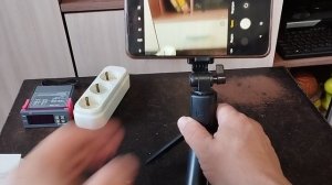 Три в одной. Обзор палки Selfie stick R1S black