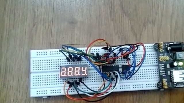 Подключение 4-разрядного LED индикатора всего к 4 портам микроконтроллера смотреть онлайн