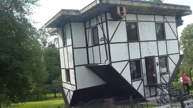 Upside Down House in Yunost Park Part 1 Kaliningrad City August 2016 смотреть онлайн