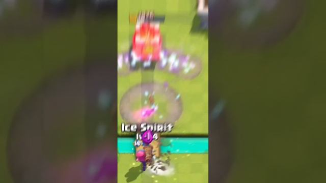 Evo fire cracker is still strong.Day 30 #clashroyale #shortsclip #shortscraft #youtube #games смотреть онлайн