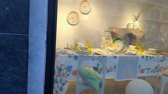 #ITALIA#* Милан. Витрины магазинов на Сан Бабила смотреть онлайн