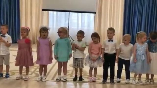 Песня,, Солнышко в окошко светит нам с утра,, (ср. гр) День Матери, ноябрь 2019, смотреть онлайн