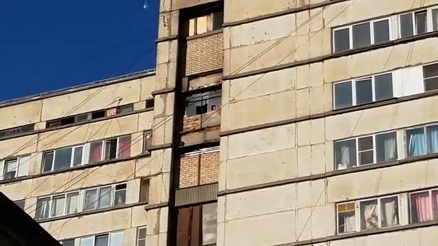 Челябинские дети кидают с окна камни по прохожим смотреть онлайн