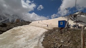 Канатная дорога на Чегет.Подъем и спуск. Красивый вид на Эльбрус (июнь 2021)