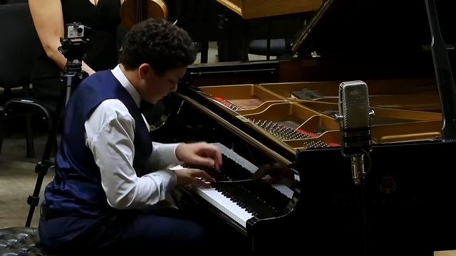 Чайковський – Концерт No. 1 для фортепіано з оркестром. Богдан Терлецький (фортепіано) смотреть онлайн