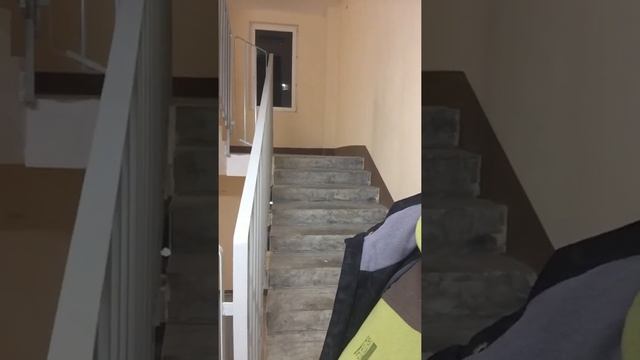 Ходьба по лестнице смотреть онлайн