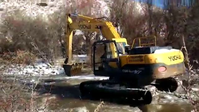 Гусеничный экскаватор Кыргызстан. смотреть онлайн