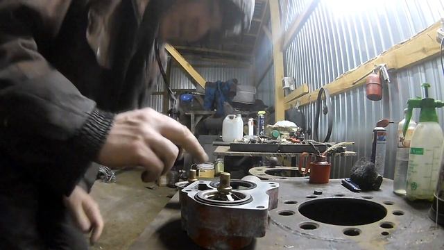 Ставлю термостат на место #Cummins #VOLVO #VNL #AmericanTruck смотреть онлайн