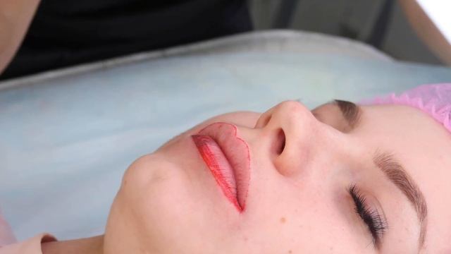 Как правильно делать татуаж губ? Перманентный макияж губ в акварельной технике смотреть онлайн