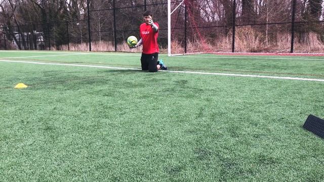 HOW TO DIVE IN SOCCER - GOALKEEPER TRAINING - DIVE WITHOUT FEAR смотреть онлайн