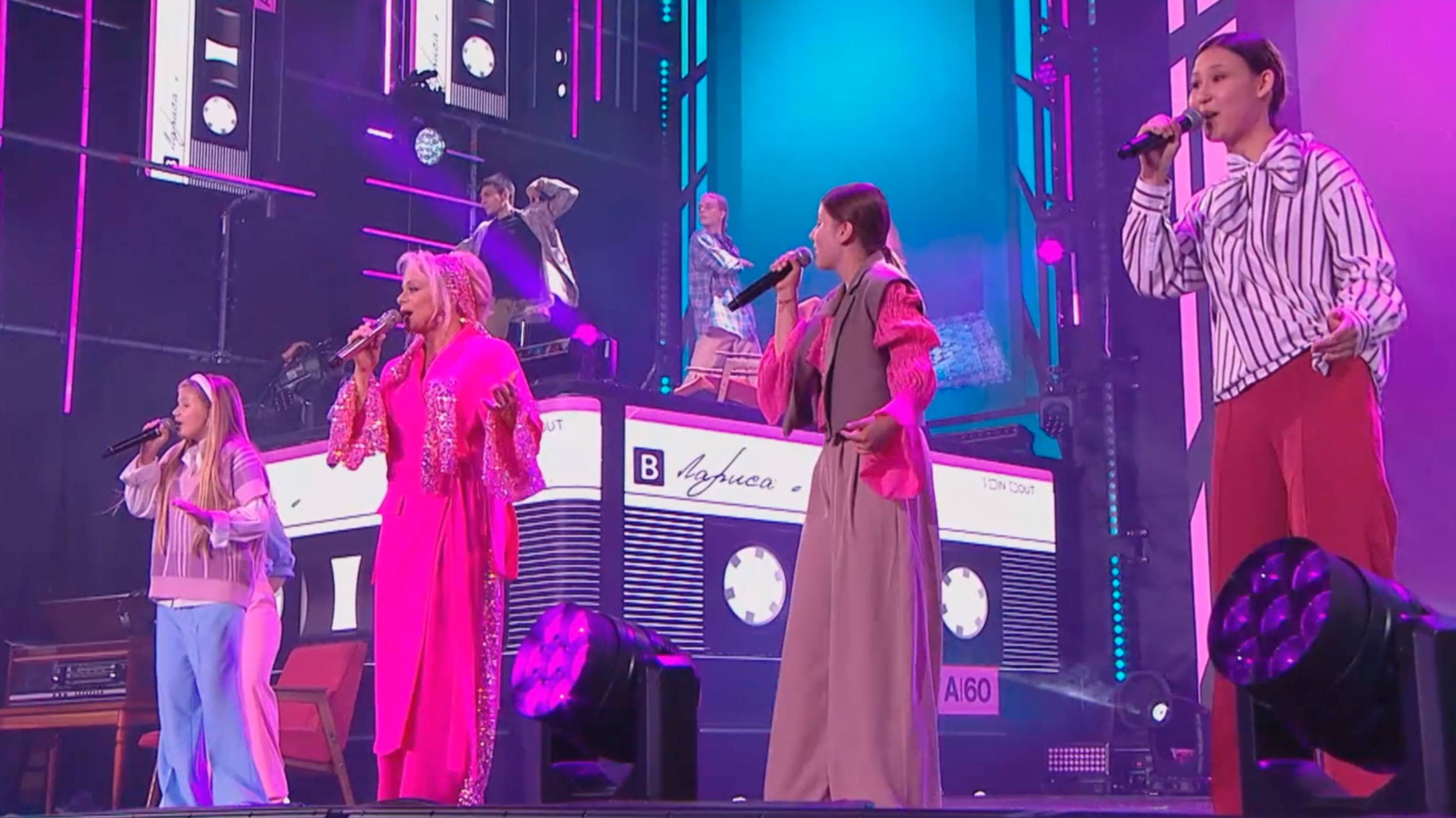 «Осенний Джаз» - Л. Долина, М. Пирумова, Д. Долженкова, А. Яковлева (Гала-концерт V форума Агутина) смотреть онлайн