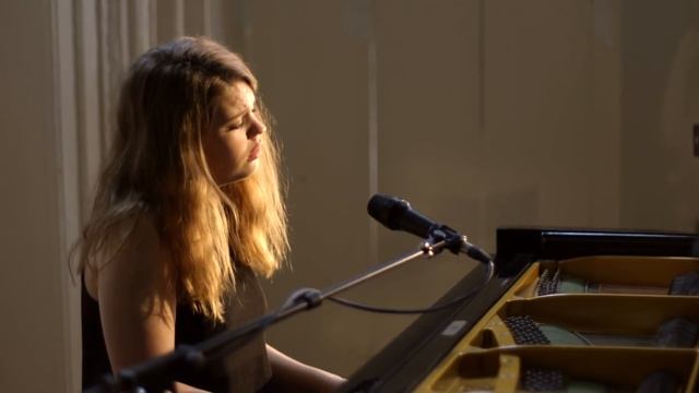 I Can't Help Falling In Love With You - Elvis Presley (cover) by Hope Winter смотреть онлайн