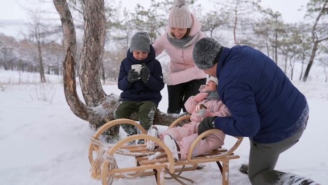 То как дети наказали зечек, те запомнят надолго. Задирайте тряпки! - скомандовали дети смотреть онлайн