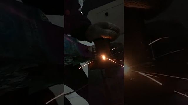 Лазерная Сварка металла 4мм углеродистая сталь, источник 1кВт смотреть онлайн