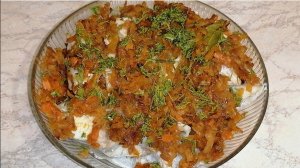 Рыба отварная под  маринадом из лука, моркови и томатной пасты