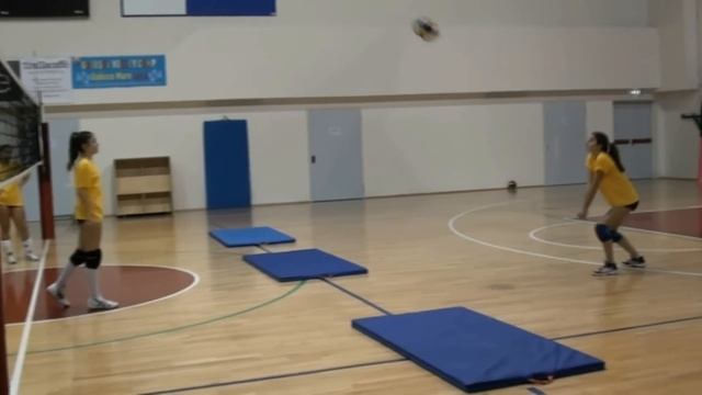 MORETTI in palestra con le Under 13 14 смотреть онлайн