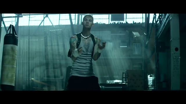 Machine Gun Kelly - World Series смотреть онлайн