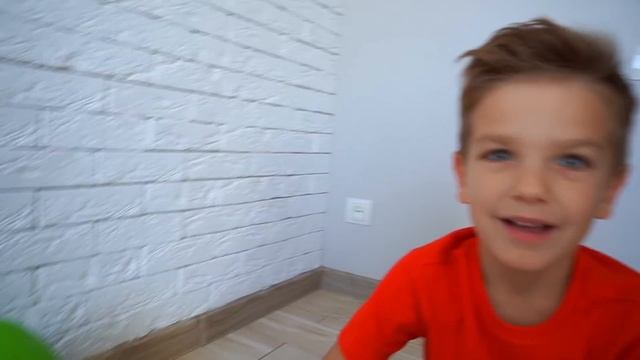 Учим марки машин Новые машинки в больших яйцах с сюрпризами смотреть онлайн
