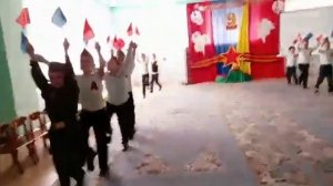 Марш и строевая песня "Раз-два левой"