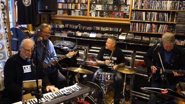 BILLY BREMNER & THE FLAMING STARS BURMANS MUSIK UMEÅ 20170429 PART1 (OF 6) смотреть онлайн