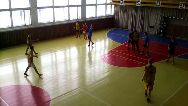 Гандбол. Гимназия - 4 школа. 2 тайм. часть первая.