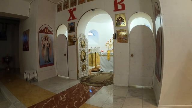 Дорогие братья и сестры! Божественная служба в храме Святой Троицы смотреть онлайн