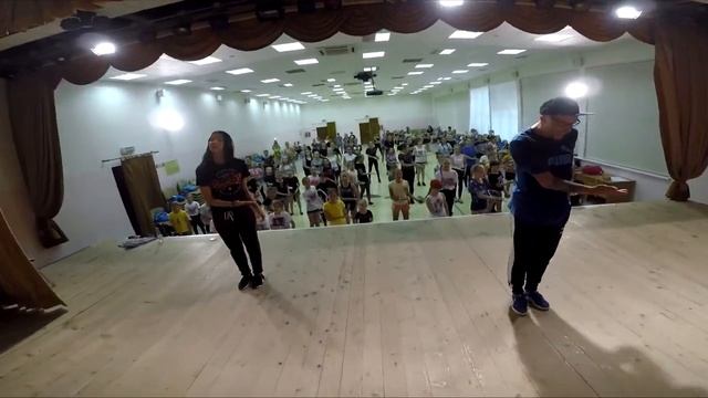 @sashaoshkin Dance class for Kids "Пыль Пыль Уходи", "Танцующая Радуга 3" смотреть онлайн