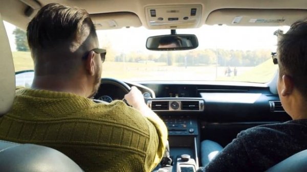 Lexus is 200t лучше BMW