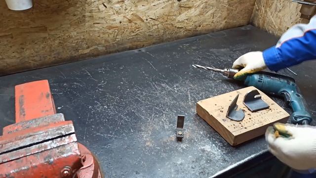 Мексиканская петля с защелкой  Как сделать петли под навесной замок своими руками