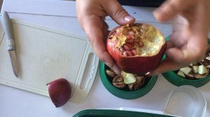 Влог. Кормление ожереловых попугаев в период разведения. Наше меню сегодня.